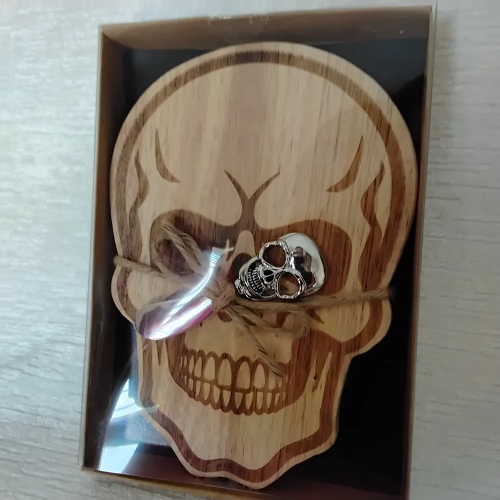 Skull Shaped Cutting Board with Skull Handle Cheese Spread Knife ~9
